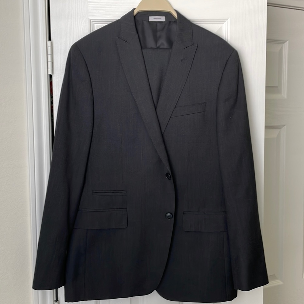 J Ferrar Mens Slim Fit Suit 44R Jacket and 34x32 Pants in Charcoal 2 Piece Suit